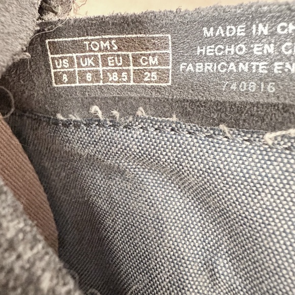 TOMS Women's Deia Side-Zipper Suede Booties, Grey | Size 8 - Picture 9 of 9